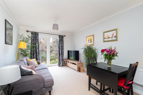 Arrange a viewing for Sevenoaks Close, Sutton